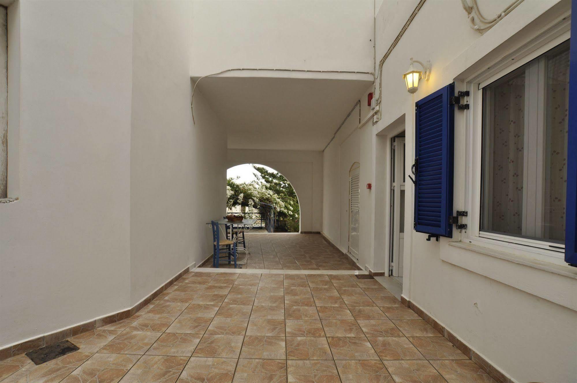 Manos Apartments Megas Gialos - Nites Exterior foto